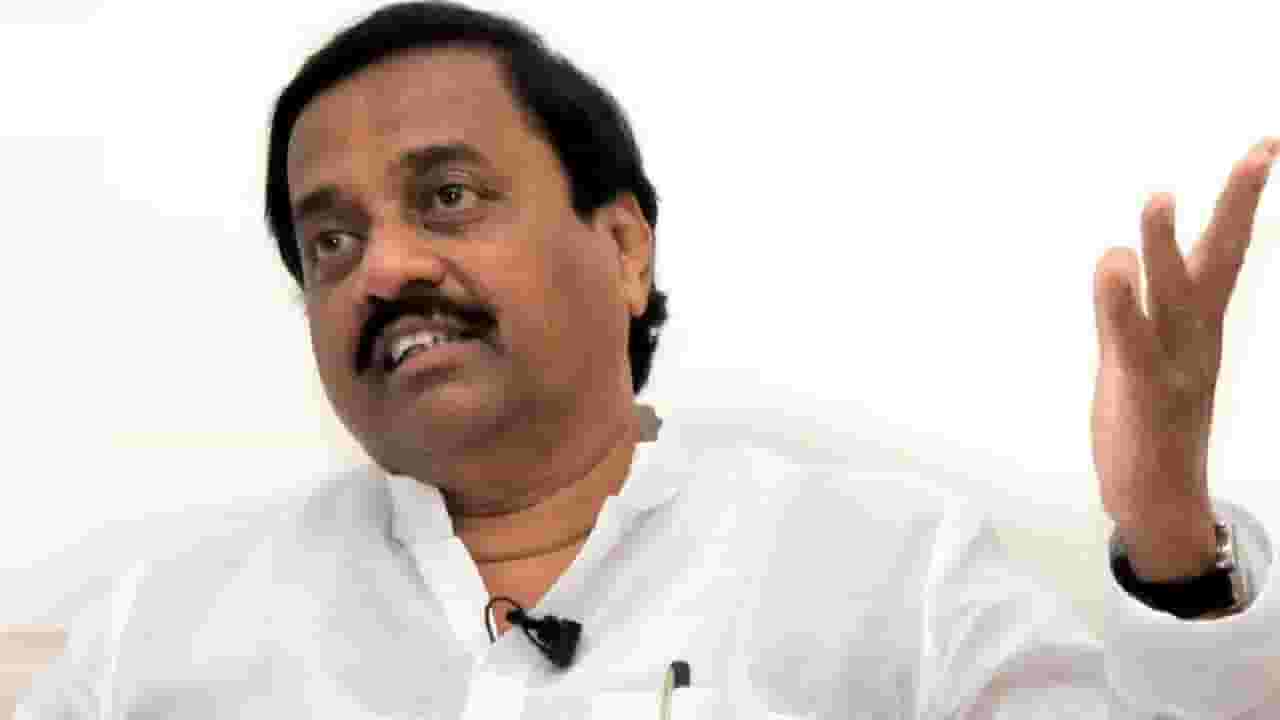 video : 'सगळं देवदर्शन करुन घ्या, नंतर जनतेचं दर्शन घ्यायचं आहे'- सुनील तटकरे