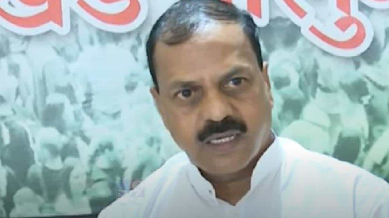 'अनिल परब यांचा उन्हाळा आणि पावसाळा तुरूंगात', कुणी केलं भाकीत?