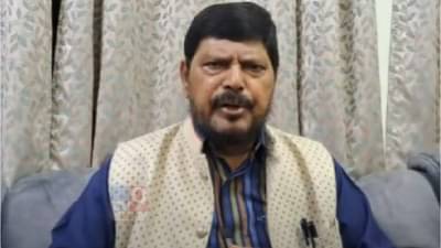 उद्धव ठाकरे हे प्रकाश आंबेडकरांसोबत गेल्यानंतर काय घडलं?; रामदास आठवले म्हणतात, महाविकास आघाडीत...