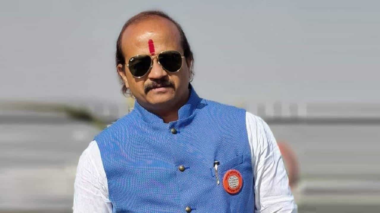 राज ठाकरेंच्या कार्यक्रमात वसंत मोरेंना जागाच नाही!