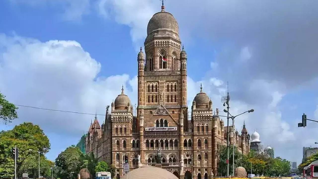 BMC : मुंबई महापालिकेतील 200 अधिकारी 142 प्रकरणांमध्ये अडकलेत, बीएमसी एसीबीला मंजुरी देत नसल्याचा आरटीआय कार्यकर्त्यांचा आरोप BMC : मुंबई महापालिकेतील 200 अधिकारी 142 प्रकरणांमध्ये अडकलेत, बीएमसी एसीबीला मंजुरी देत नसल्याचा आरटीआय कार्यकर्त्यांचा आरोप
