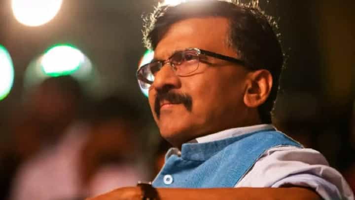 शिंदे-फडणवीस बेकायदेशीर, घटनाबाह्य सरकार; राऊत यांचा हल्लाबोल शिंदे-फडणवीस बेकायदेशीर, घटनाबाह्य सरकार; राऊत यांचा हल्लाबोल