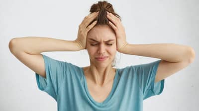 Mood Swings: तुमचेही वारंवार होतात का मूड स्विंग ? दूर करण्यासाठी घ्या या उपायांची मदत