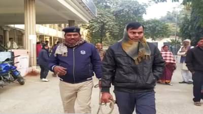 शिक्षेच्या भीतीने शिक्षकाकडून मरणाचे नाटक, अंत्यसंस्कार केल्याचा फोटो कोर्टात पाठवला, आता...