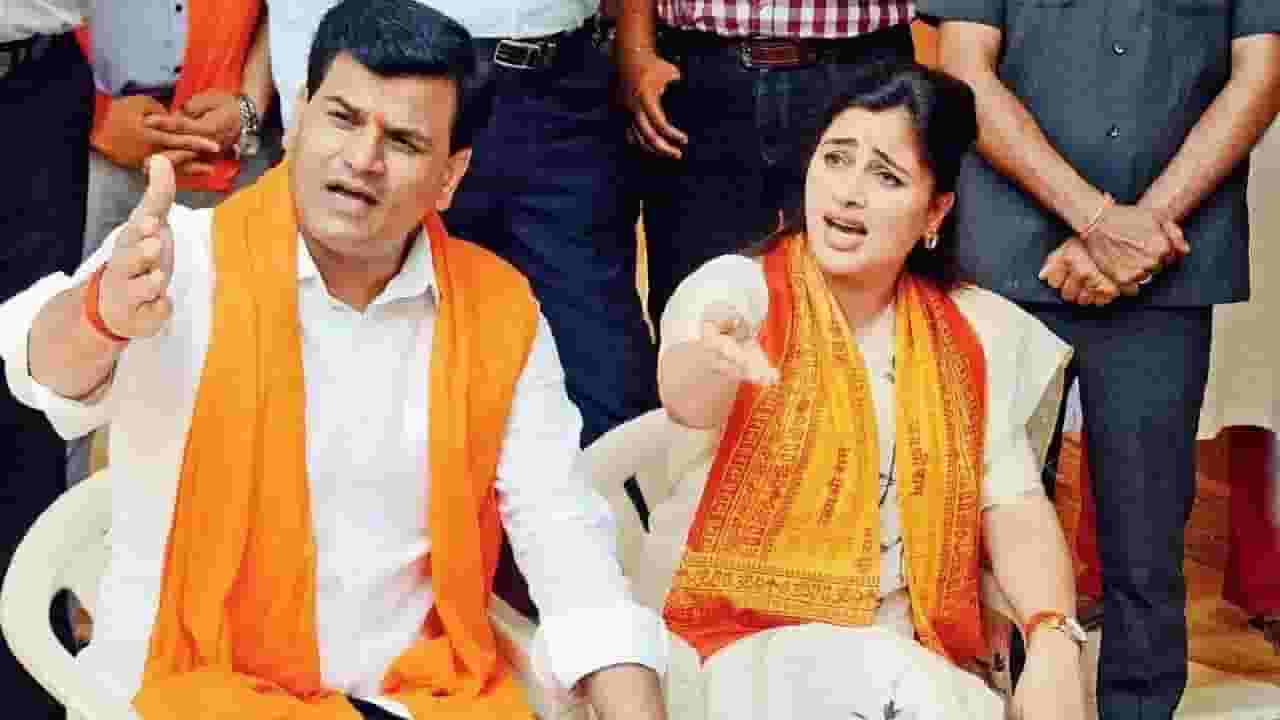 हनुमान चालीसा प्रकरण, दोषमुक्तीसाठी राणा दाम्पत्य न्यायालयात