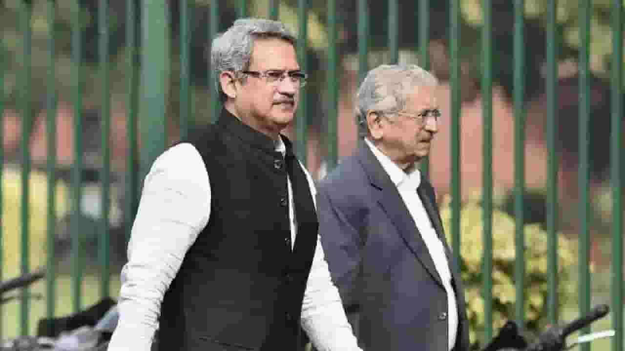 'लोकशाहीला काळीमा फासण्याचा प्रकार सुरू' : अनिल देसाई