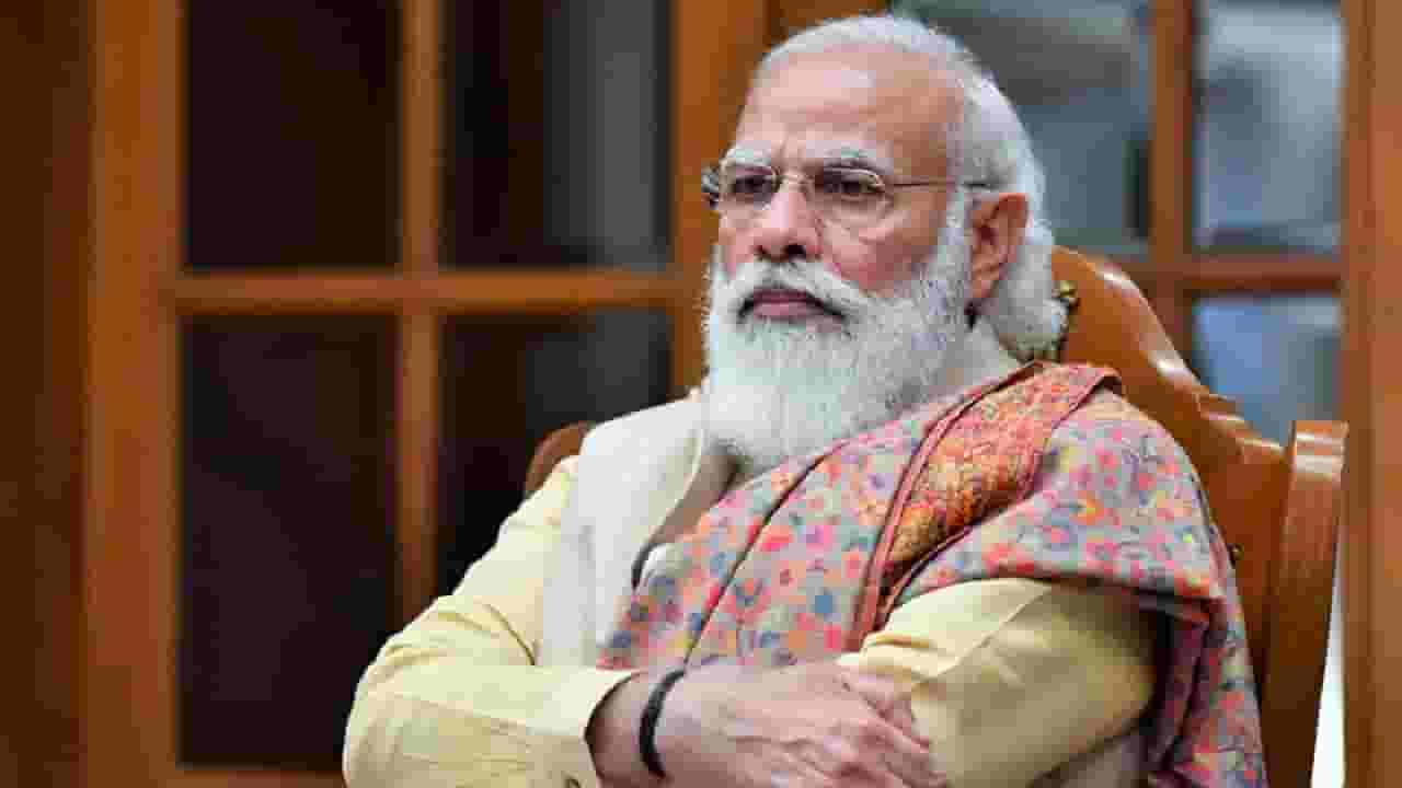 देशातून मोदी यांची हवा संपत चाललीय, ठाकरे गटातील 'या' नेत्याची टीका देशातून मोदी यांची हवा संपत चाललीय, ठाकरे गटातील 'या' नेत्याची टीका