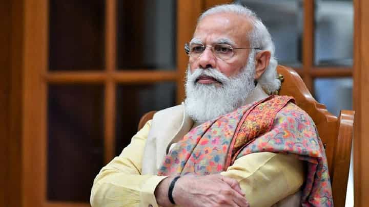 देशातून मोदी यांची हवा संपत चाललीय, ठाकरे गटातील 'या' नेत्याची टीका देशातून मोदी यांची हवा संपत चाललीय, ठाकरे गटातील 'या' नेत्याची टीका