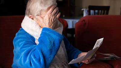 Alzheimer Causes: शरीरात या व्हिटॅमिनच्या कमतरतेमुळे वृद्धांमध्ये डिमेंशियाचा धोका