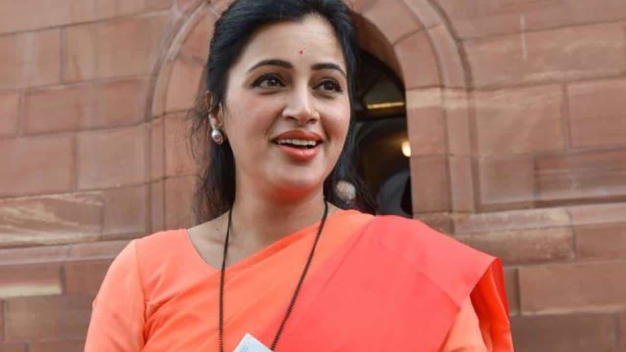 नवनीत राणा यांच्या वडिलांना मुंबई सत्र न्यायालयाकडून दिलासा नाहीच, काय आहे प्रकरण?