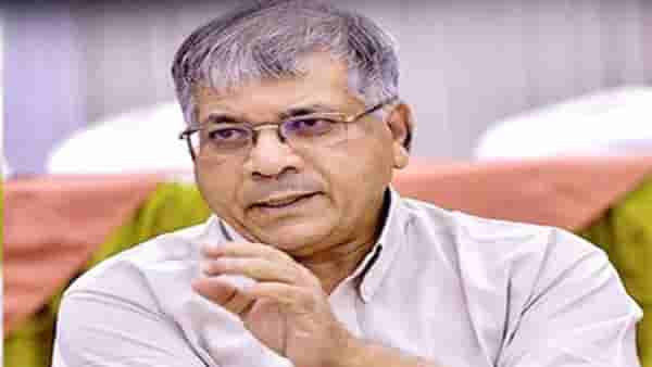 काँग्रेसही लवकरच आम्हाला स्विकारेल; प्रकाश आंबेडकर यांना विश्वास