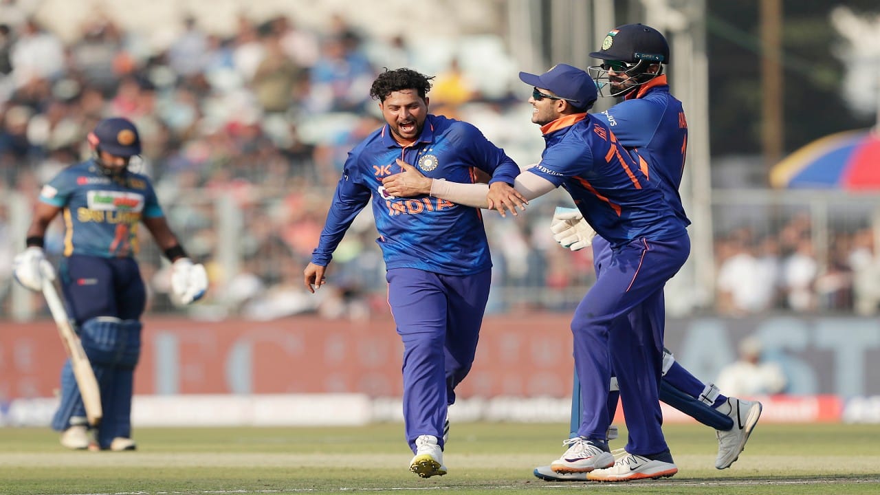 IND vs SL: मॅचविनर Kuldeep Yadav ला तिसऱ्या वनडेसाठी टीममधून बाहेर ...