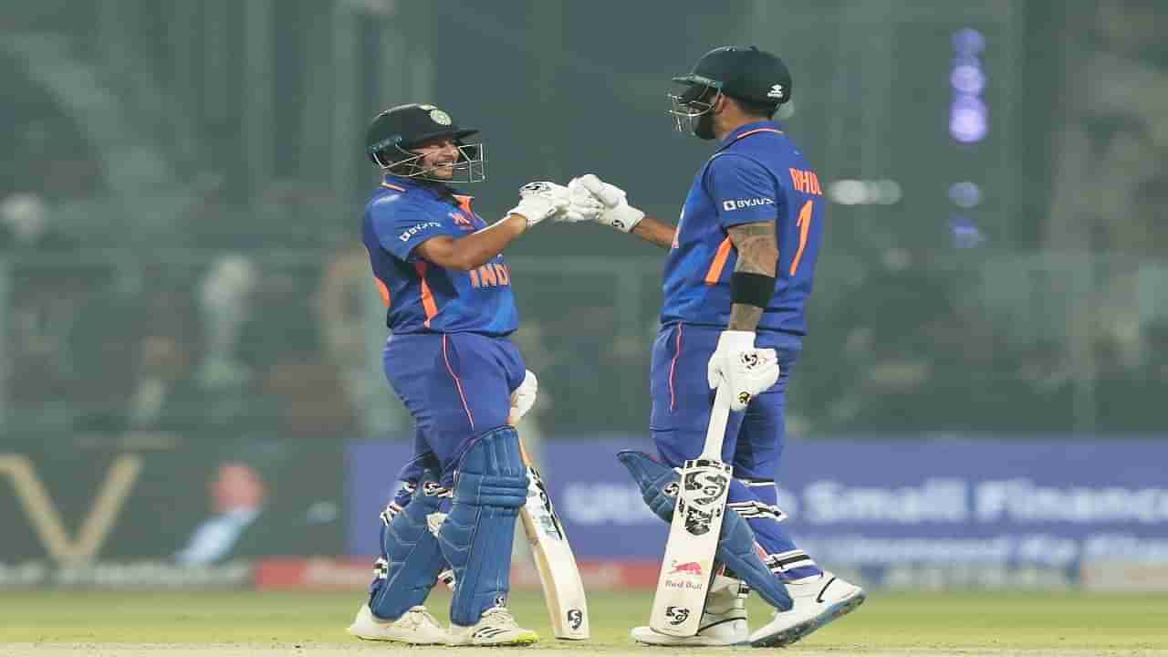 IND vs SL, 2nd ODI : टीम इंडियाचा 4 विकेट्सने विजय, केएल राहुलचं झुंजार अर्धशतक