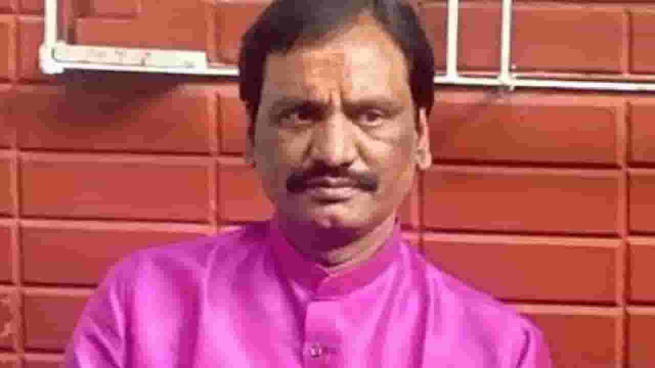 मविआच्या सभेतूच पोलिसांनाच दम; म्हणाले, आज तुमचा दिवस पण उद्या... मविआच्या सभेतूच पोलिसांनाच दम; म्हणाले, आज तुमचा दिवस पण उद्या...