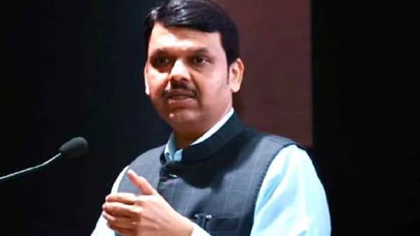 बचत गटातील महिलांचा निर्धार, फडणवीस यांच्या घराबाहेर हनुमान चालीसा वाचणार