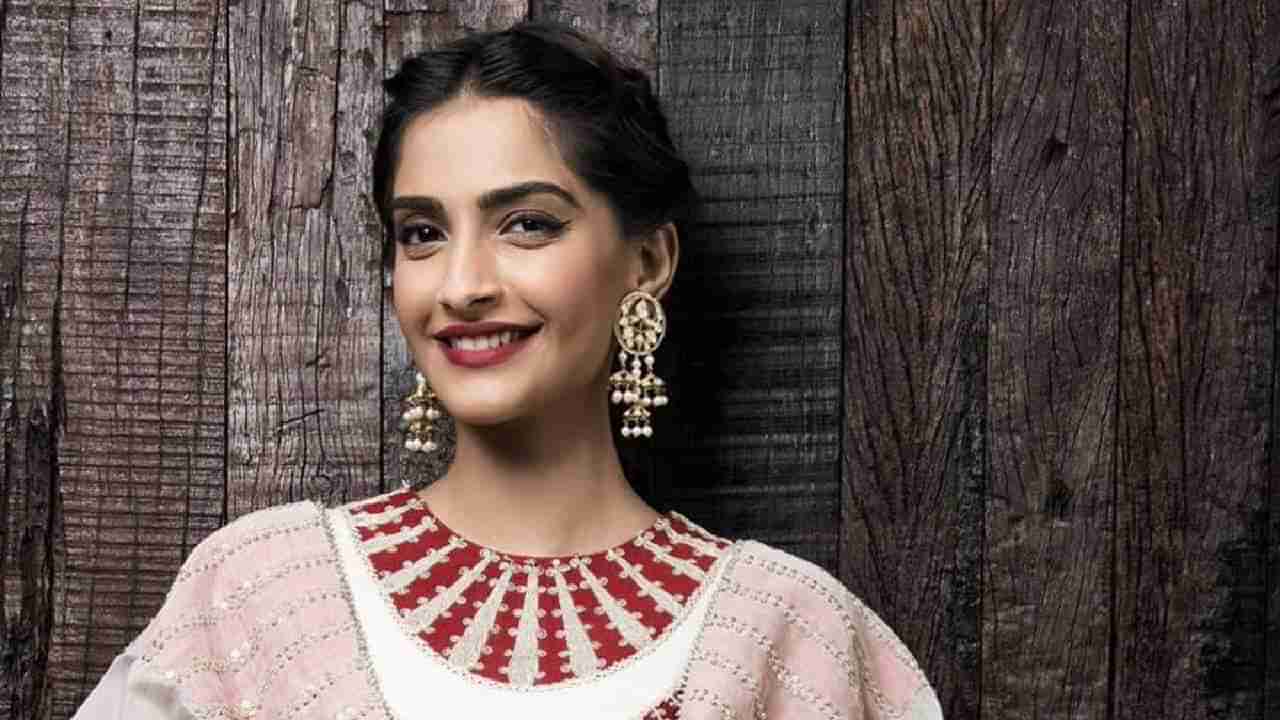 Sonam Kapoor Troll | फोटो व्हायरल होताच सोनम कपूर नेटकऱ्यांच्या निशाण्यावर, कमेंट करत सुनावले