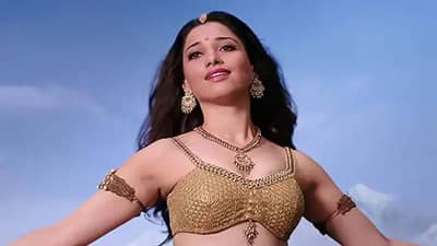 खुल्लम खुल्ला प्यार करेंगे.. बॉलिवूड अभिनेत्यासोबत बाहुबलीमधल्या अभिनेत्रीचा व्हिडीओ व्हायरल