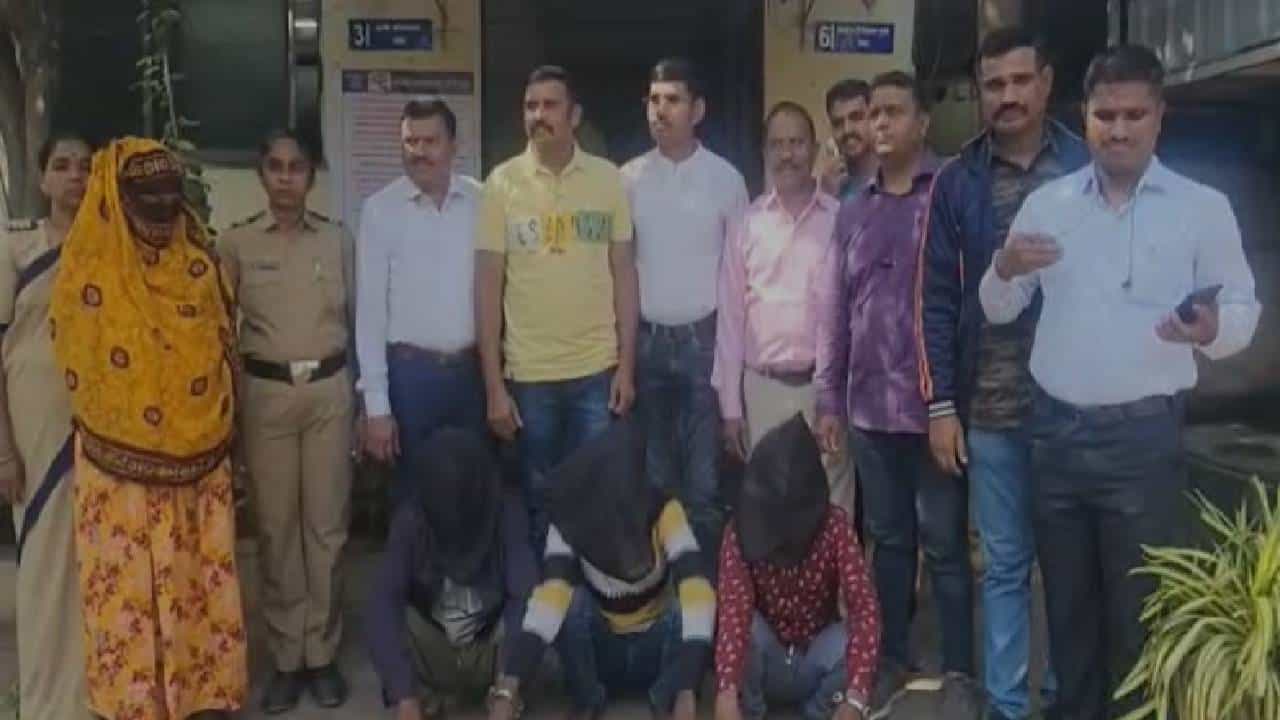 Kalyan Loot : आधी प्रवासादरम्यान लोकांशी ओळख करायची, मग दुप्पट पैशाचे आमिष दाखवून साथीदारांसह लुटायची !