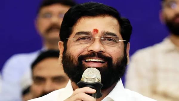 आयोगाच्या निकालापूर्वी शिंदे गटातील खासदाराचा दावा, पक्ष आणि चिन्ह आम्हालाच