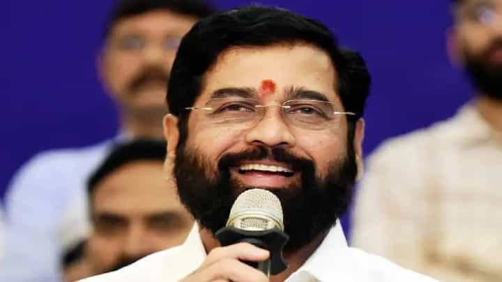 'शिंदेंच्या मनात होतो, कारण मीही दाढीवाला', भाजप आमदाराची तुफान टोलेबाजी 'शिंदेंच्या मनात होतो, कारण मीही दाढीवाला', भाजप आमदाराची तुफान टोलेबाजी