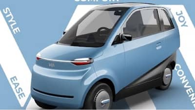 India First Solar Car : भारतातील पहिली सौरऊर्जेवर चालणारी कार पुण्याच्या स्टार्टअप कंपनीने बनवली , 45 मिनिटांत चार्ज होणार, 250 किमी धावणार