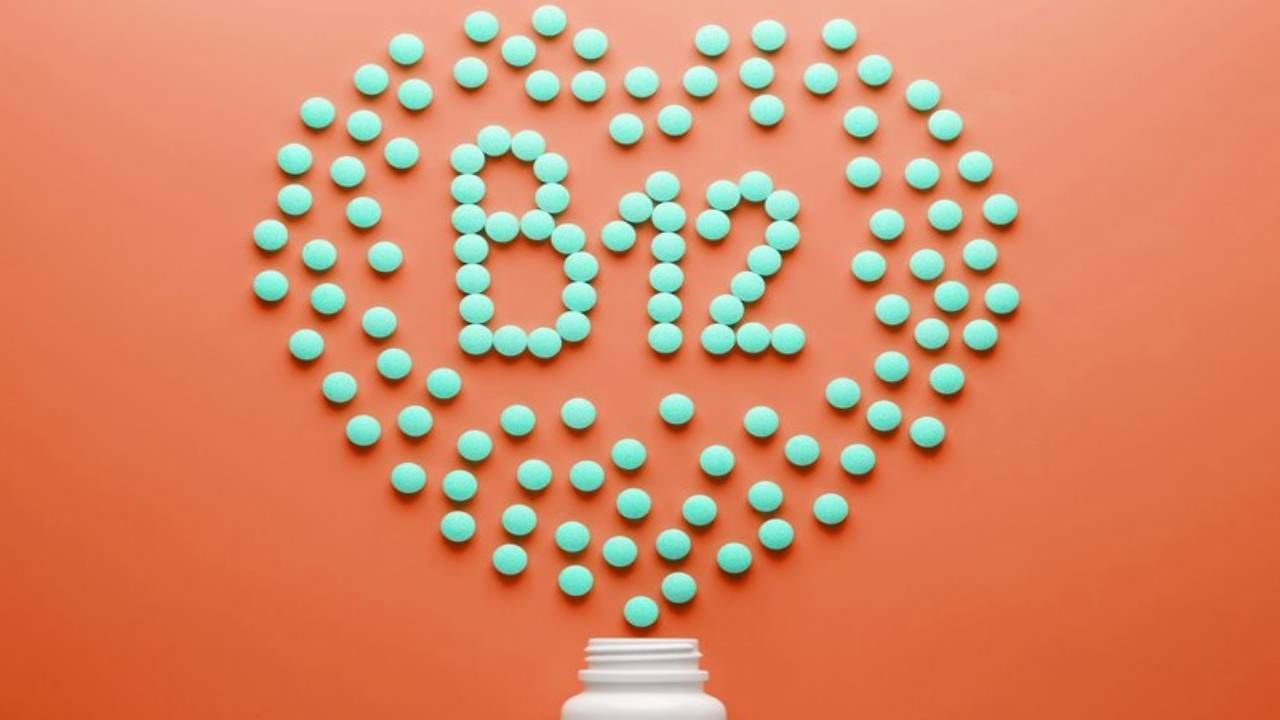 भूक न लागणे, डिप्रेशन, ही आहेत 'या' व्हिटॅमिनच्या कमतरतेची लक्षणे, त्रास वाढण्याआधीच व्हा सावध भूक न लागणे, डिप्रेशन, ही आहेत 'या' व्हिटॅमिनच्या कमतरतेची लक्षणे, त्रास वाढण्याआधीच व्हा सावध