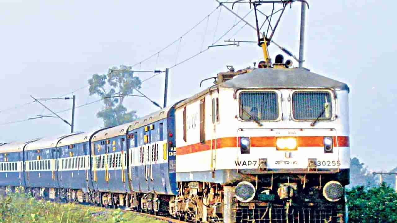 Indian Railway : रेल्वेचा विकासाचा ट्रॅक, 1200 इलेक्ट्रिक ट्रेन ताफ्यात! या कंपनीसोबत 26,000 कोटींचा करार