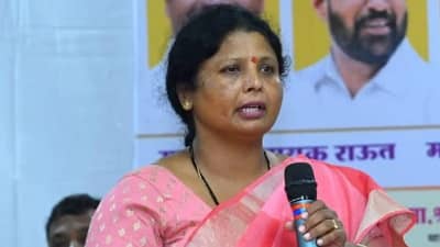 रामदेवबाबांवर आधी विनयभंगाचा गुन्हा दाखल झाला पाहिजे; सुषमा अंधारे यांनी कायद्याची कलमं समजून सांगितली