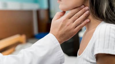 Tips to prevent thyroid: थायरॉईडमुळे वाढतात मानसिक समस्या, शरीरावर होतो घातक परिणाम