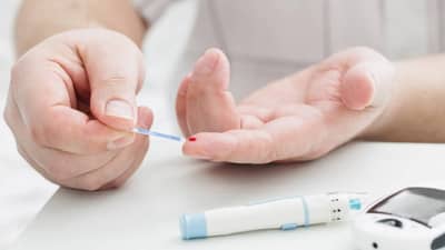 Diabetes: ही लक्षणे जाणवत असतील तर तुमचा मधुमेह आहे धोकादायक पातळीवर, अनेक जण करतात दुर्लक्ष