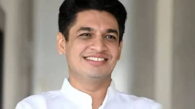 महाराष्ट्रातील काँग्रेस युवकांना संधी देत नाही; पदवीधरवरून राजकारणाचा स्तरच या नेत्याने सांगितला