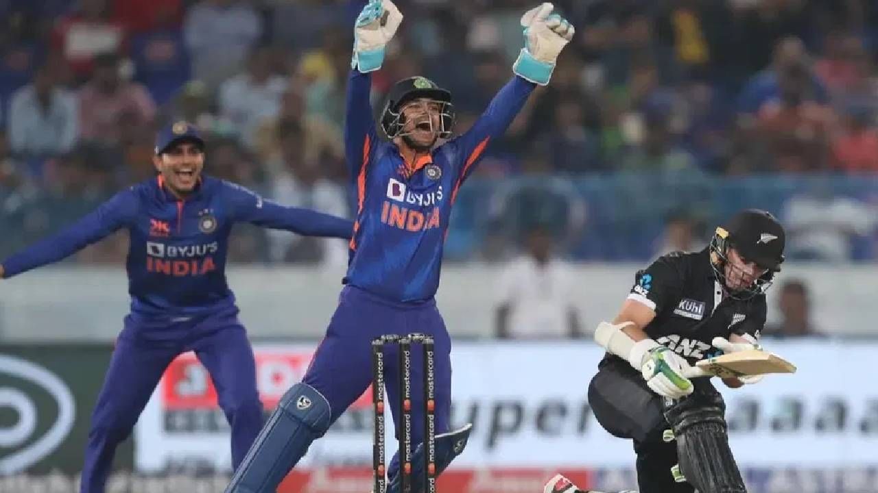 IND vs NZ 1st ODI - हार्दिकसोबत झालेल्या अन्यायाचा इशानने घेतला बदला, किवी कॅप्टनला शिकवला धडा VIDEO