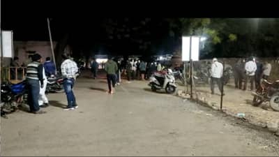 Buldhana : क्रिकेटच्या मैदानात वाद, पण दोन गट एकमेकांविरोधात भिडले , मग पोलिसांनी...