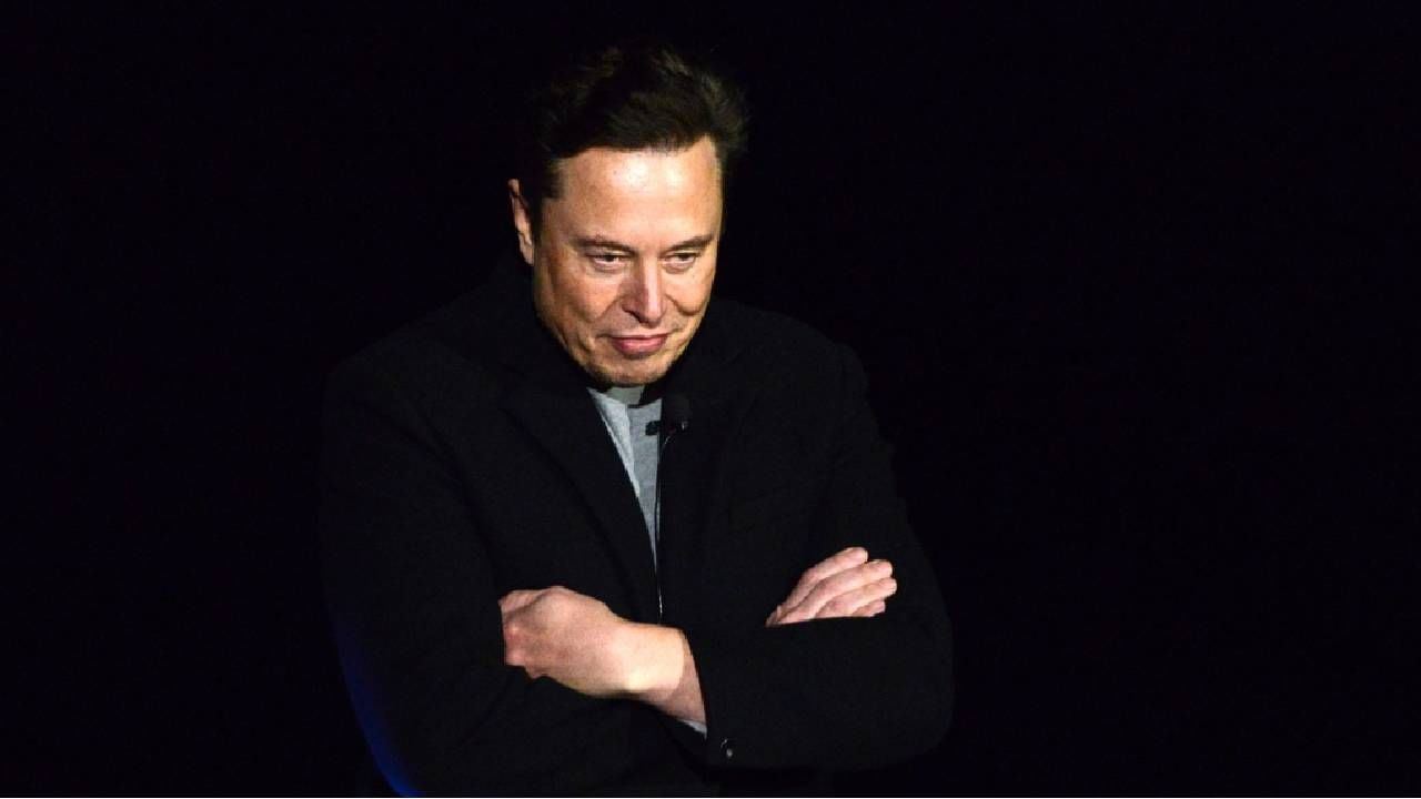 Elon Musk : काय दिवस आले भावावर! एलॉन मस्क याला कार्यालयाचं भाडं ही देता येईना, टेबल,खूर्चीचा ऑनलाईन लिलाव
