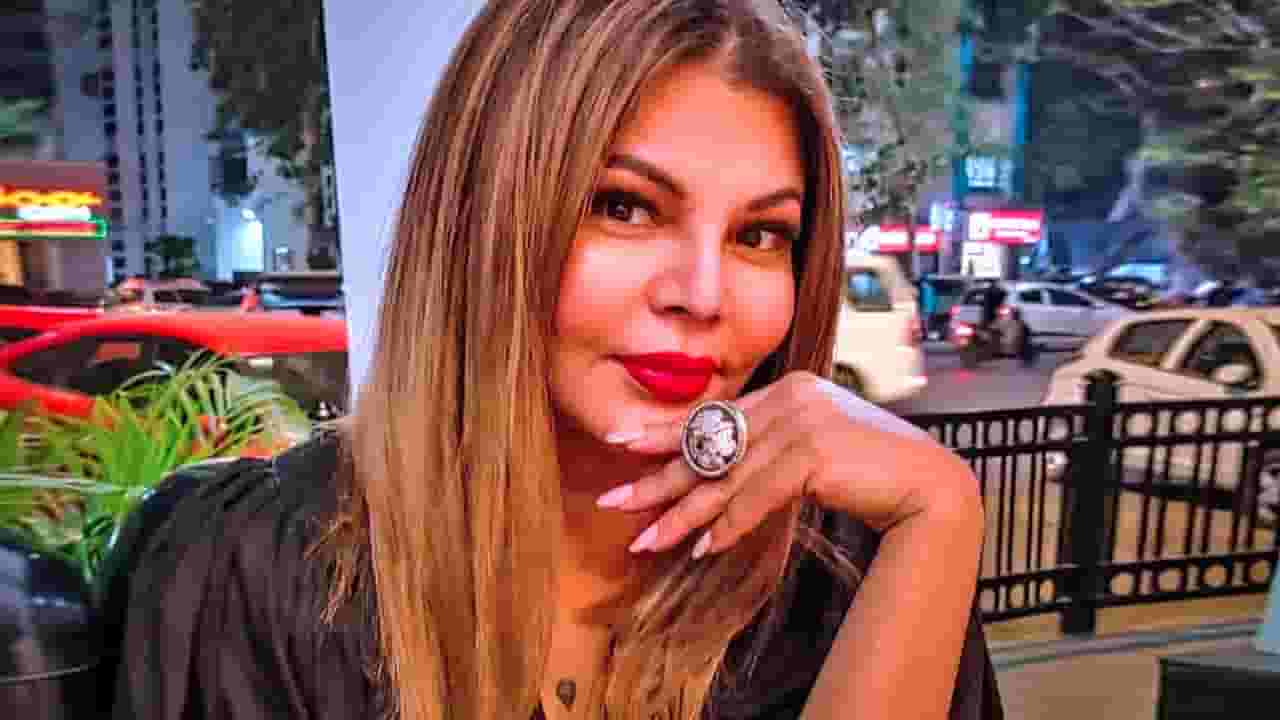 राखी सावंत हिने केले फोटो आणि व्हिडिओ व्हायरल, कोणी केला थेट आरोप?