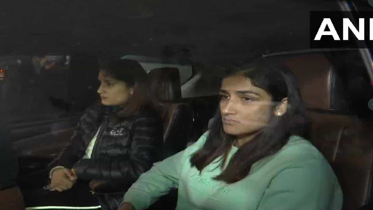 WFI row: बैठकीत काय ठरलं? लैंगिक शोषणाचा आरोप असलेल्या बृजभूषण सिंह यांच्यावर कारवाई होणार?