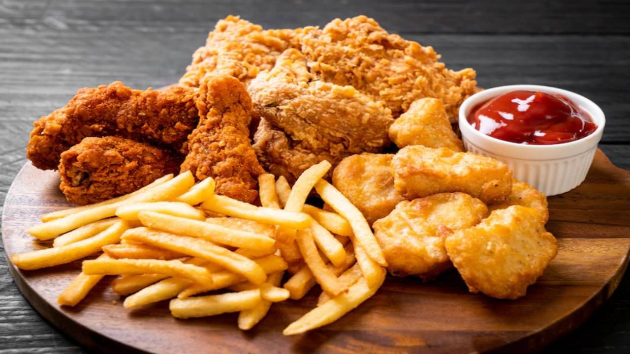 Fried food Disadvantages: लठ्ठपणा तर वाढतोच पण 'या' आजारांसाठीही कारणीभूत ठरतात तळलेले पदार्थ