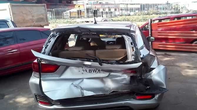 राज्यातील माजी मंत्र्याच्या गाडीला डंपरची धडक, मानेला व पाठीला दुखापत झाल्याने रुग्णालयात केलं दाखल