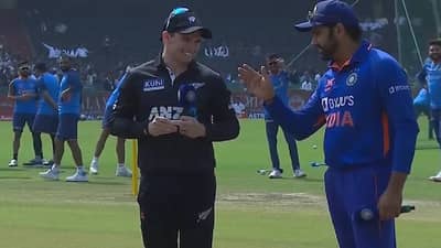 Rohit Sharma - Live मॅचमध्ये रोहित शर्माचा झाला गजनी, सगळेच हैराण, VIDEO