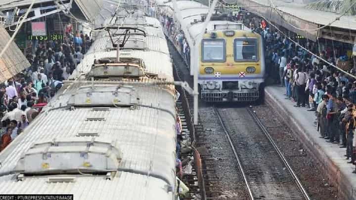 आज मेगा ब्लॉक, कोणत्या मार्गावरील वाहतूक बंद राहील? पाहा... आज मेगा ब्लॉक, कोणत्या मार्गावरील वाहतूक बंद राहील? पाहा...