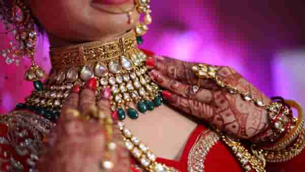 Gold Investment : किती ही नाराजी! 90 टक्के भारतीयांनी फिरवली या सोन्याकडे पाठ