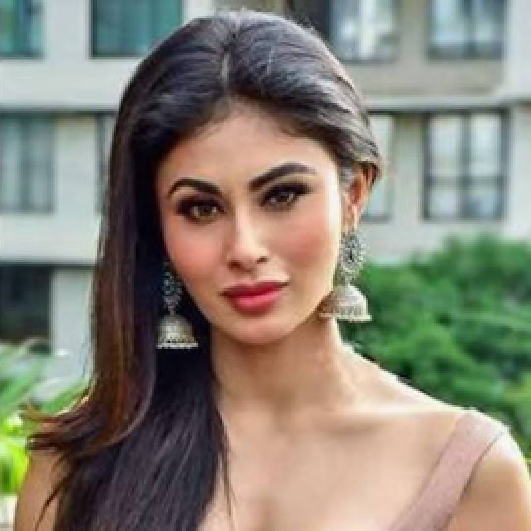 मौनी रॉयने जानेवारी २०२२ मध्ये बॉयफ्रेंड सूरज नांबियारसोबत लग्न केलं. तो बँकर्स असून दुबईत राहतो. सुरजची तिच्याशी पहिली भेट २०१९ मध्ये दुबईतील एका नाईट क्लबमध्ये झाली होती. 