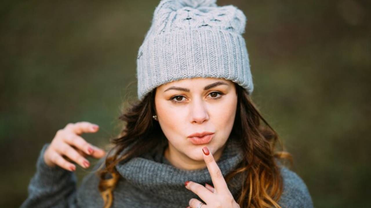 Chapped Lips : हिवाळ्यात ओठ फुटू नयेत म्हणून वापरा ‘या’ गोष्टी