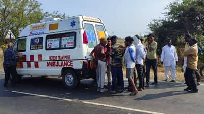 युवक बाईकने सुसाट निघाला, महामार्गाच्या 100 फूट फेकला गेला; नेमकं काय घडलं?