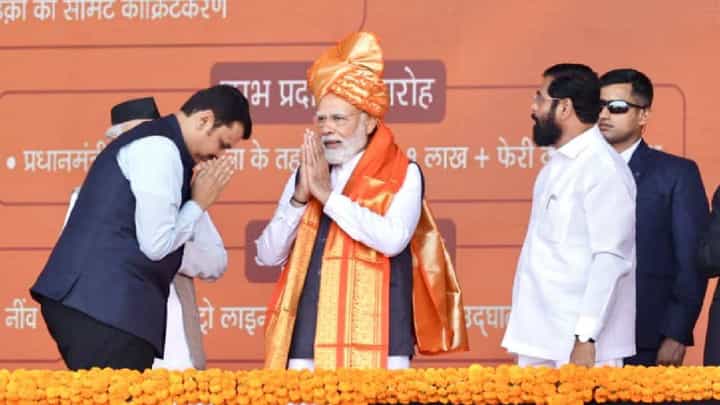 मुख्यमंत्री आणि उपमुख्यमंत्री आज दिल्ली दौऱ्यावर, 'या' बड्या नेत्याच्या भेटीची शक्यता मुख्यमंत्री आणि उपमुख्यमंत्री आज दिल्ली दौऱ्यावर, 'या' बड्या नेत्याच्या भेटीची शक्यता