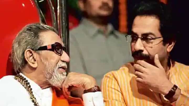 शिंदे गटात जाणार की नाही? मी मरेपर्यंत ठाकरे यांच्यासोबतच, ‘या’ नेत्यानं ठामपणे सांगत नेमका काय व्यक्त केला विश्वास? शिंदे गटात जाणार की नाही? मी मरेपर्यंत ठाकरे यांच्यासोबतच, ‘या’ नेत्यानं ठामपणे सांगत नेमका काय व्यक्त केला विश्वास?