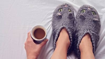 गरम तापमाणातसुद्धा हात पाय थंड राहातात? या गंभीर आजाराचे असू शकते लक्षण