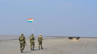 #HappyRepublicDay26 सोशल मीडियावर देशभक्तीचा रंग! प्रजासत्ताक दिनी शुभेच्छांचा वर्षाव