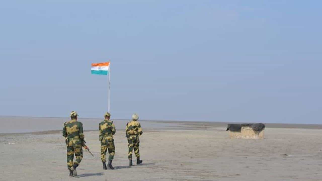 #HappyRepublicDay26 सोशल मीडियावर देशभक्तीचा रंग! प्रजासत्ताक दिनी शुभेच्छांचा वर्षाव