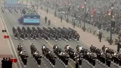 Republic Day : दिल्लीतील कर्तव्यपथावरील संचलनात ‘नारीशक्ती’चं दर्शन, बघा व्हिडीओ